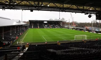 fulhams stadion craven cottage under ombygning