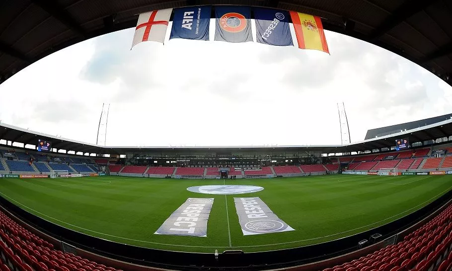 landskampen danmark moldova spilles på mch arena i herning