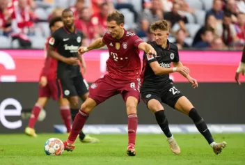 jesper lindstrøm frankfurt bayern